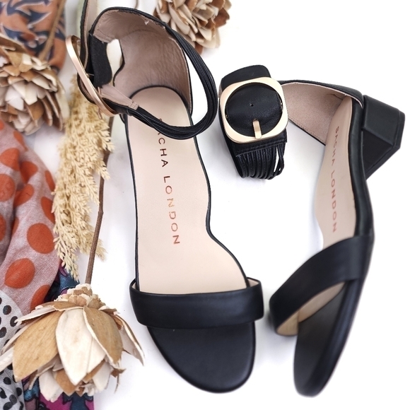 Sacha London Black Low Heel Sandals Flats Sz 7m - Picture 1 of 12